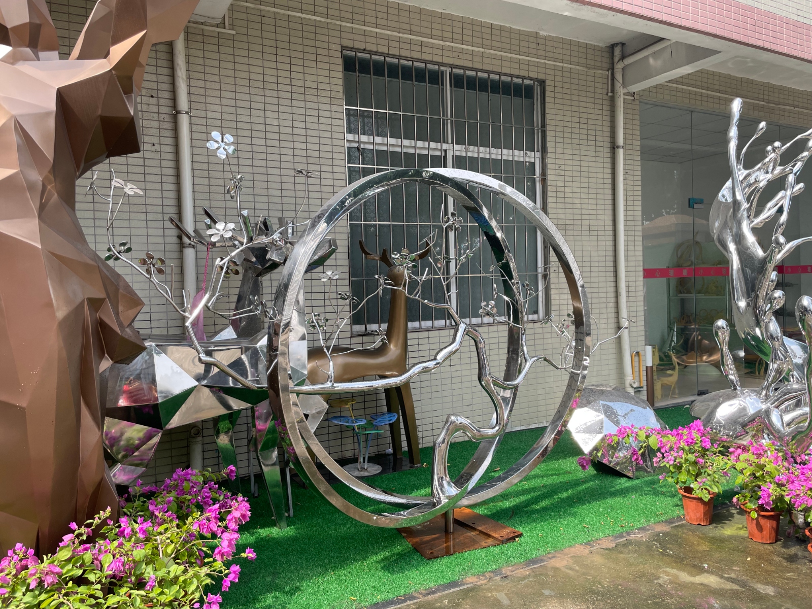 鏡面不銹鋼圈圈樹(shù)杈景觀(guān)雕塑